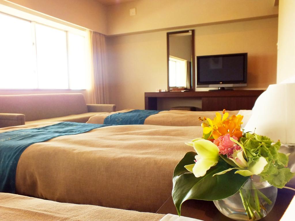 Hotel Hamahigashima Resort Uruma Exteriör bild